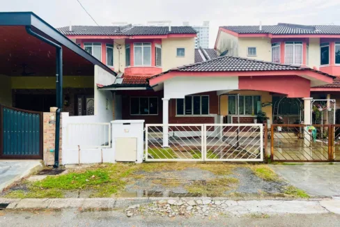 Teres dua tingkat untuk dijual di Halaman Meru Permai, Ipoh, Perak