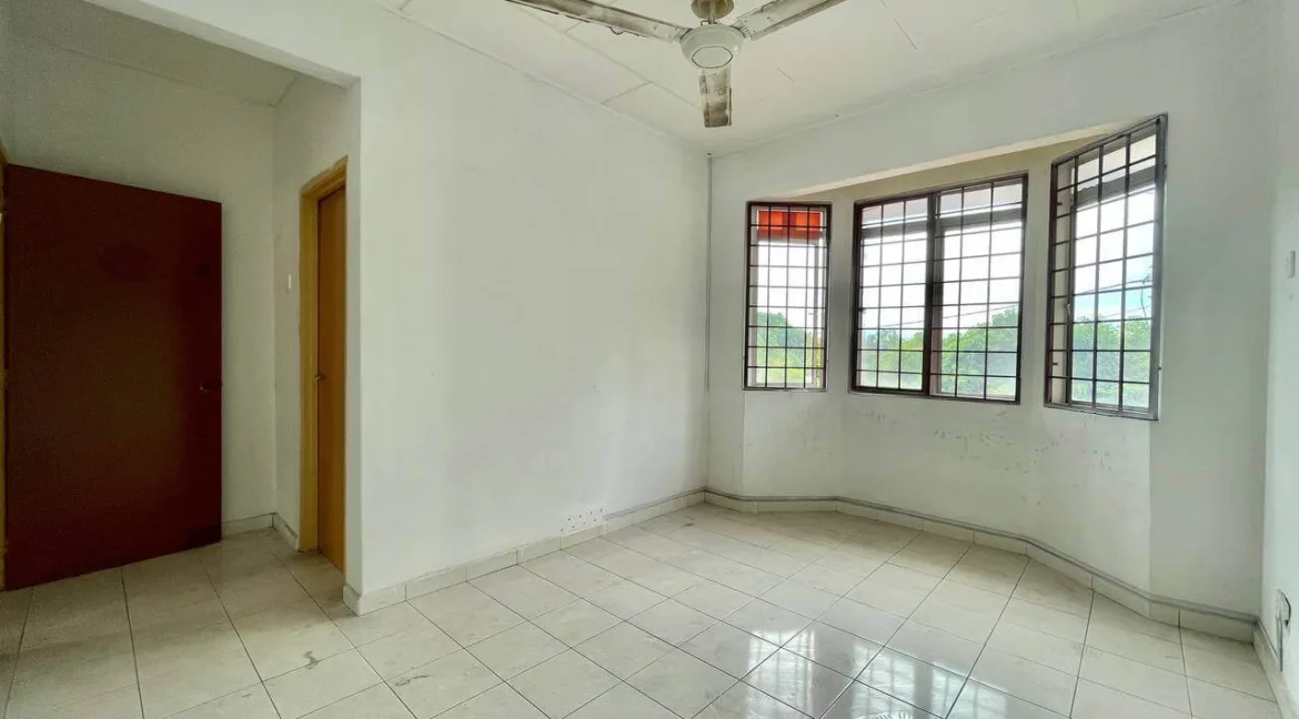 teres-dua-tingkat-halaman-meru-permai-ipoh-18