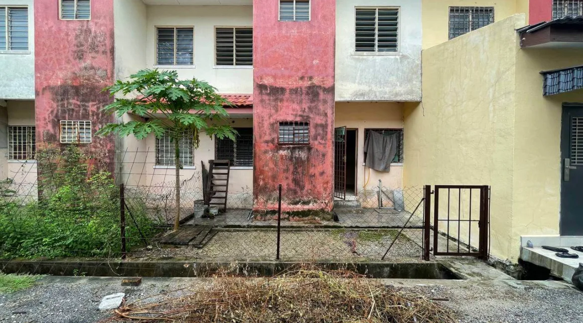 teres-dua-tingkat-halaman-meru-permai-ipoh-29