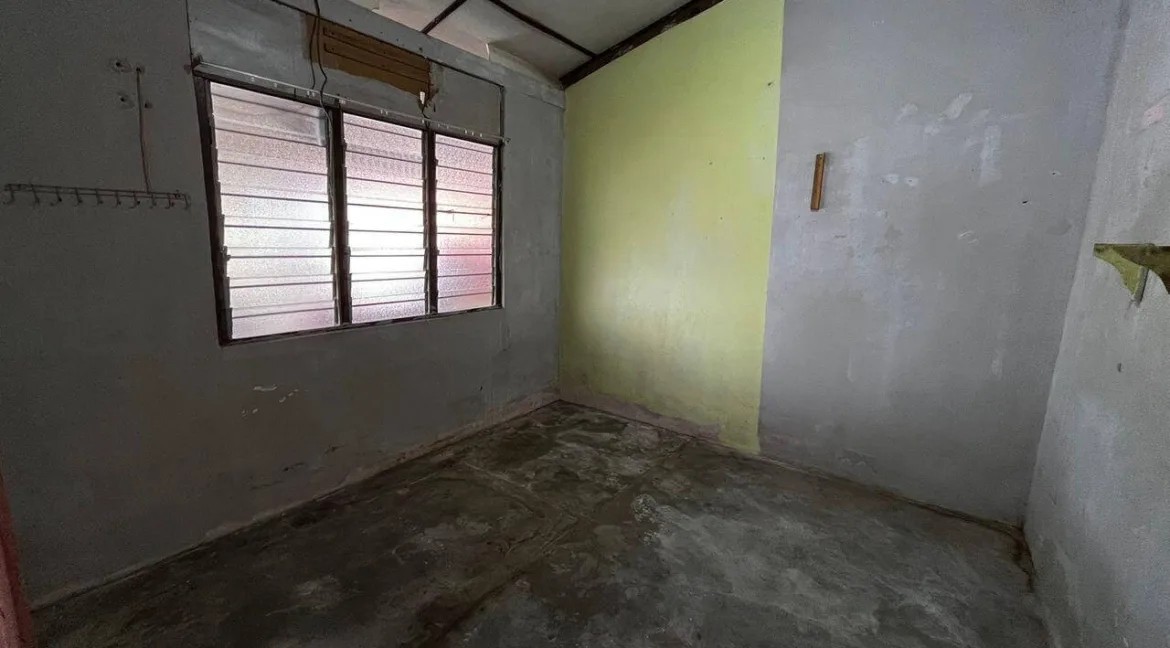 teres-setingkat-kos-rendah-untuk-dijual-di-rpa-3-kampung-gajah-05