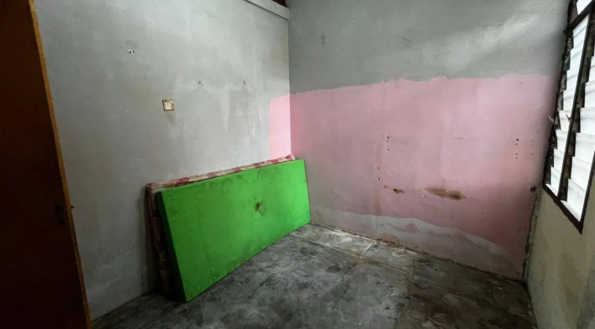 teres-setingkat-kos-rendah-untuk-dijual-di-rpa-3-kampung-gajah-06
