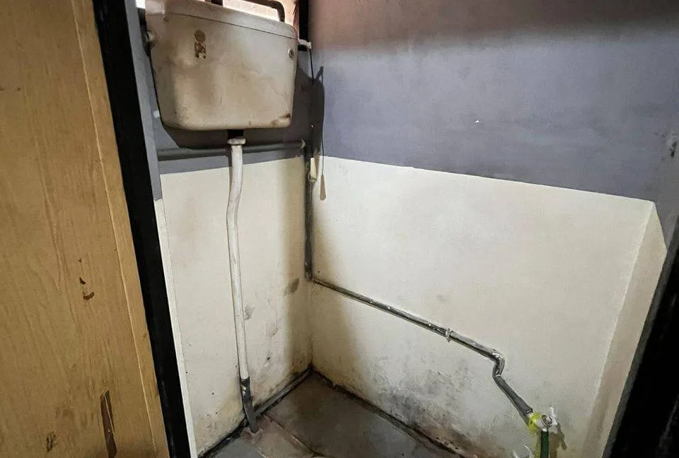 teres-setingkat-kos-rendah-untuk-dijual-di-rpa-3-kampung-gajah-09