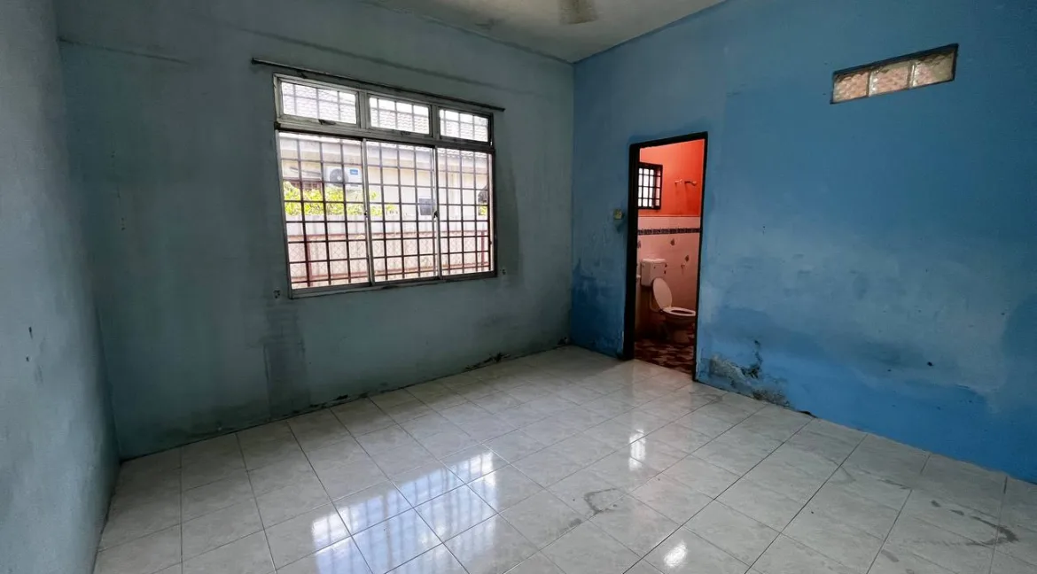 banglo-setingkat-untuk-dijual-di-desa-chemor-nn-25