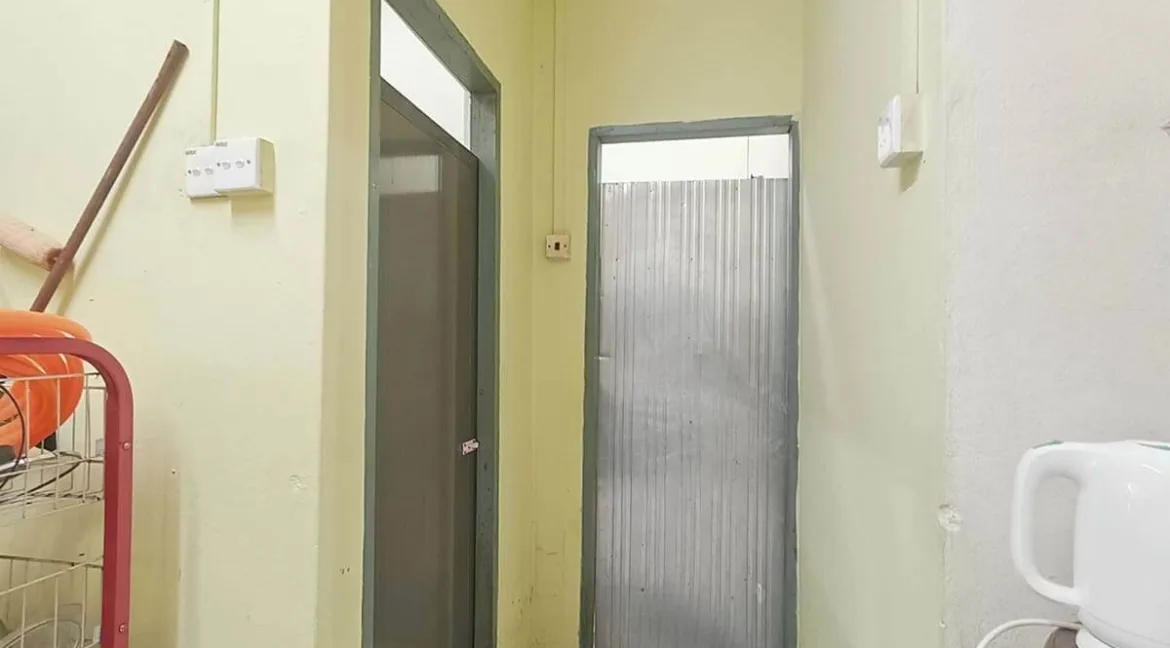 rumah-setingkat-untuk-dijual-di-taman-desa-bakti-teluk-intan-11