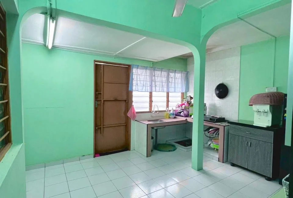 rumah-teres-1-tingkat-taman-pelangi-batu-gajah-08