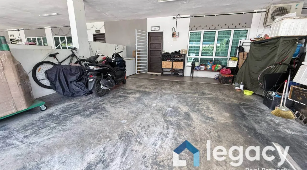 rumah-teres-2-tingkat-untuk-dijual-di-taman-meru-suria-ipoh-03