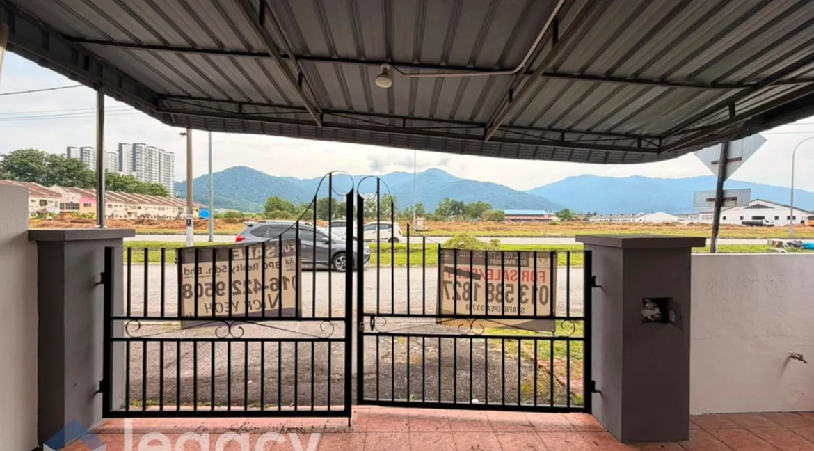 rumah-teres-satu-setengah-tingkat-halaman-meru-permai-ipoh-04