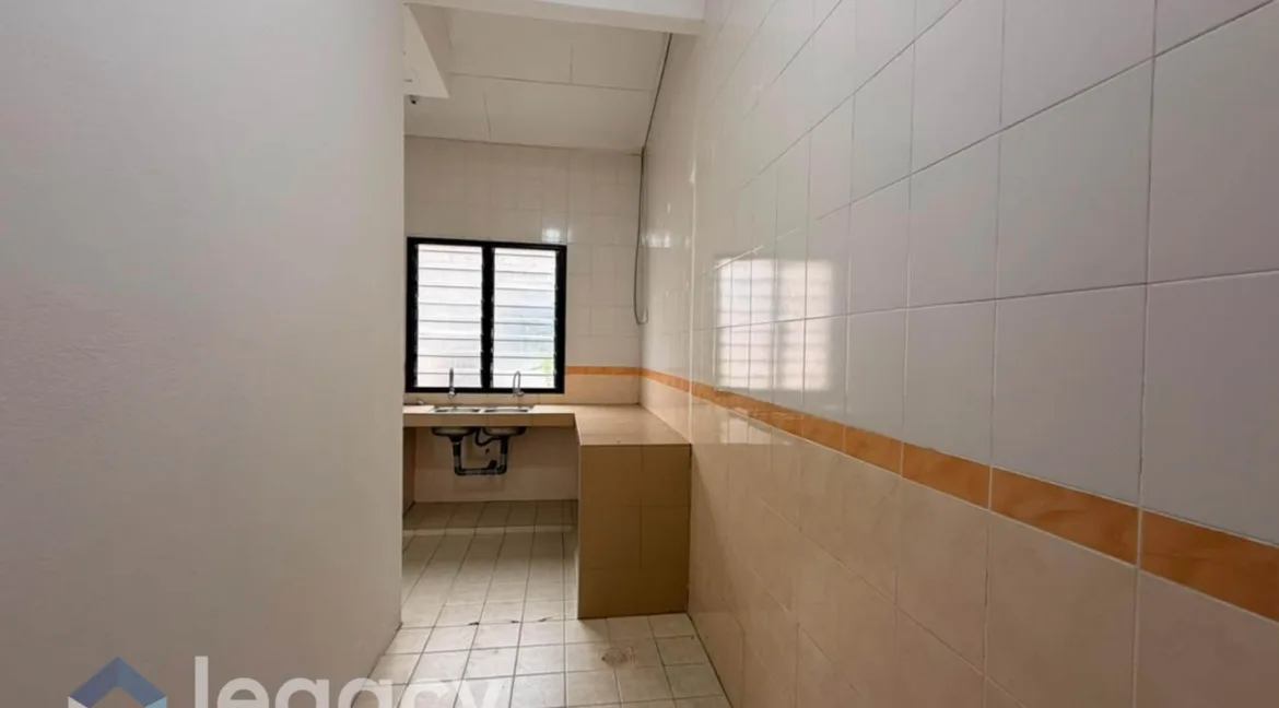 rumah-teres-satu-setengah-tingkat-halaman-meru-permai-ipoh-15