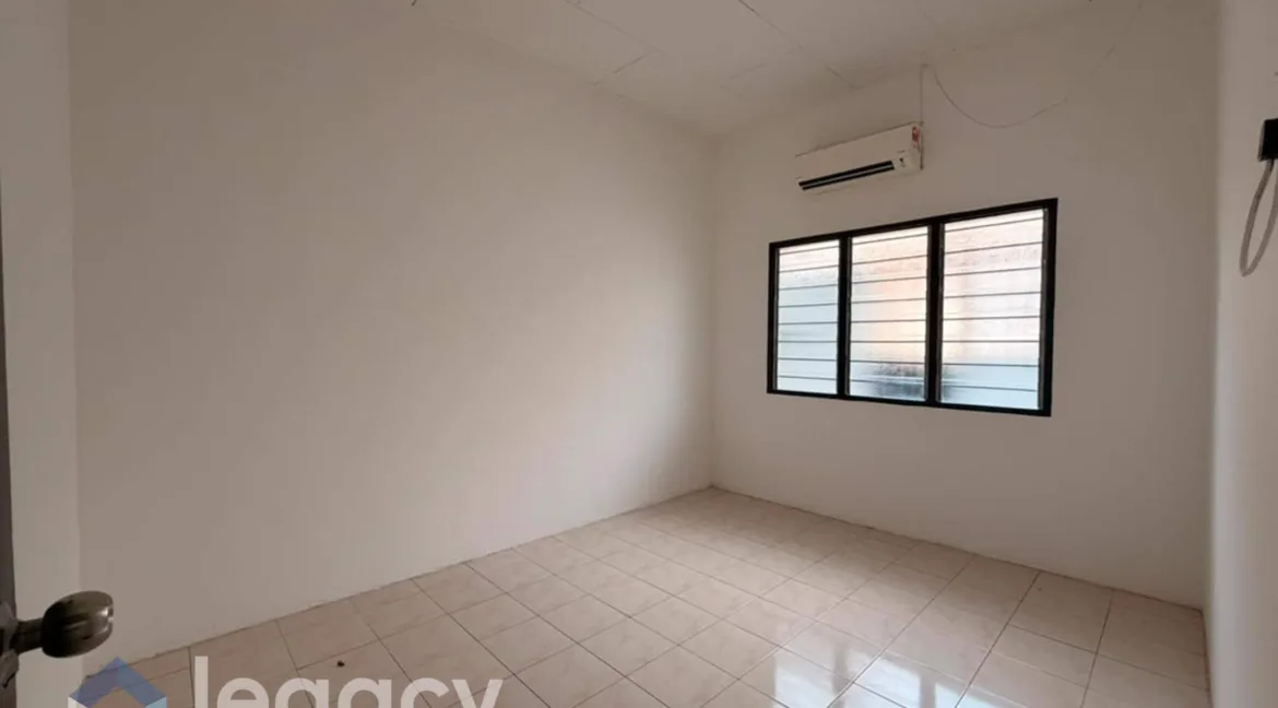 rumah-teres-satu-setengah-tingkat-halaman-meru-permai-ipoh-22