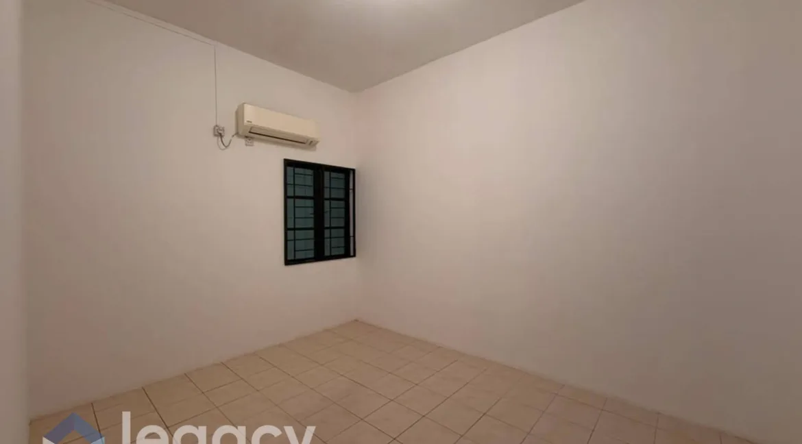 rumah-teres-satu-setengah-tingkat-halaman-meru-permai-ipoh-24