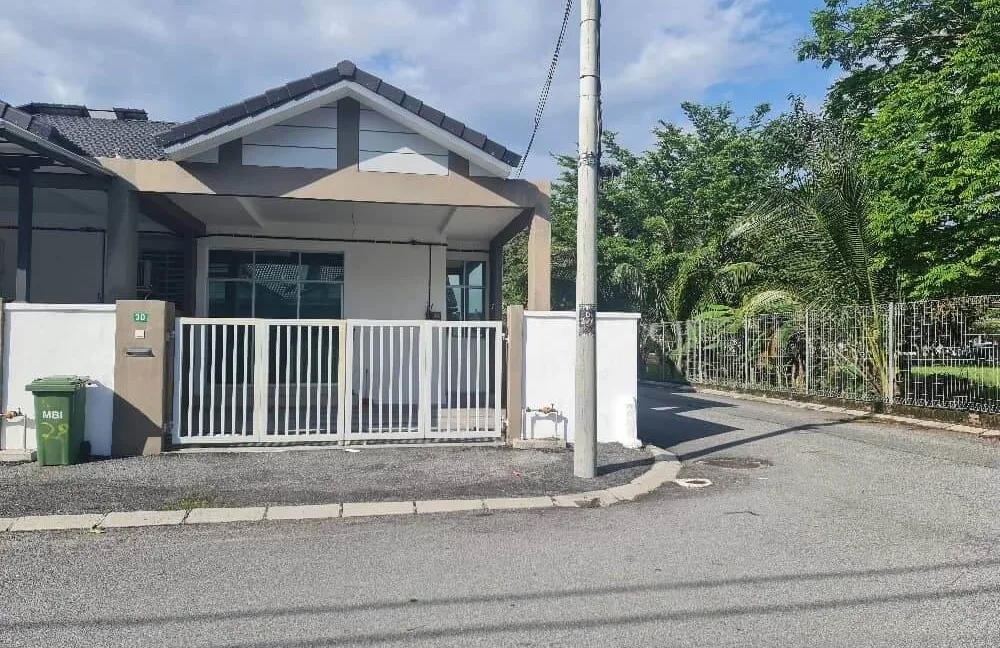 Rumah teres satu tingkat end lot untuk dijual di Taman Klebang Pertama, Ipoh, Perak