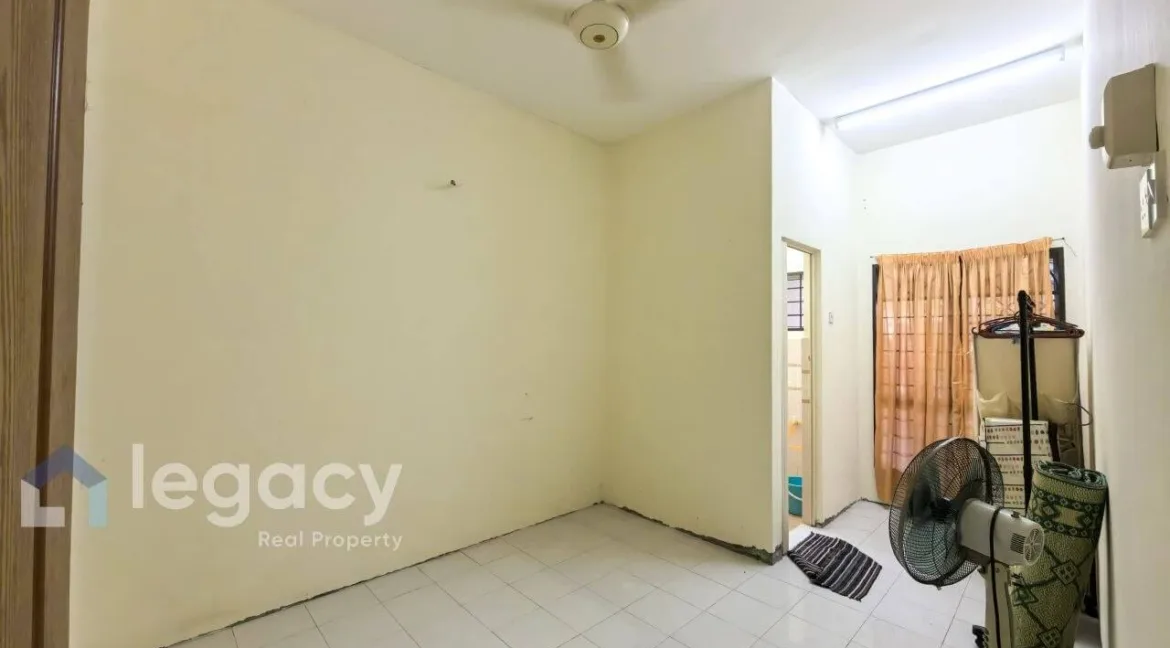 rumah-teres-setingkat-taman-bandar-universiti-seri-iskandar-10