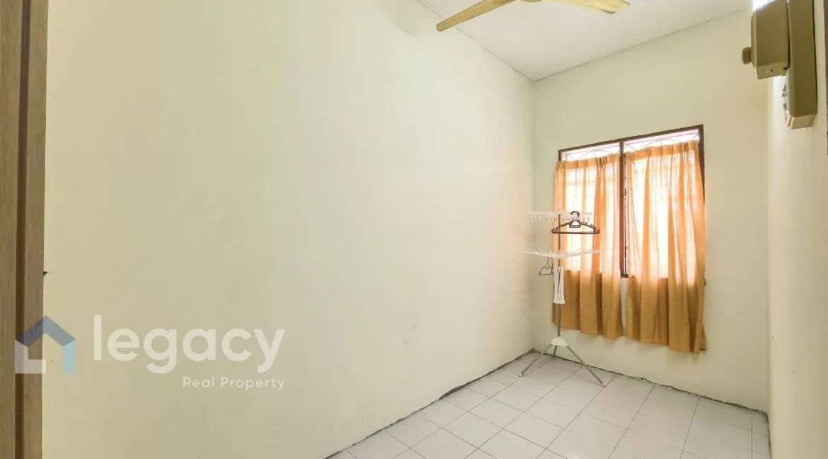 rumah-teres-setingkat-taman-bandar-universiti-seri-iskandar-11