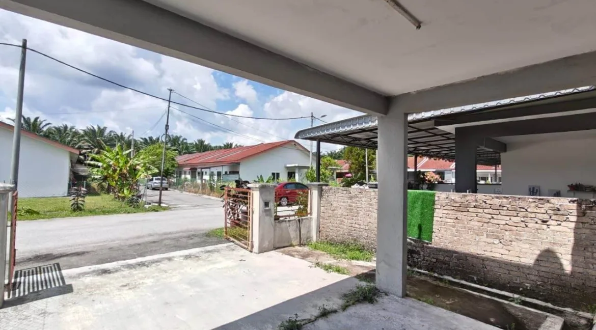 rumah-teres-setingkat-untuk-dijual-di-taman-bakti-tapah-06