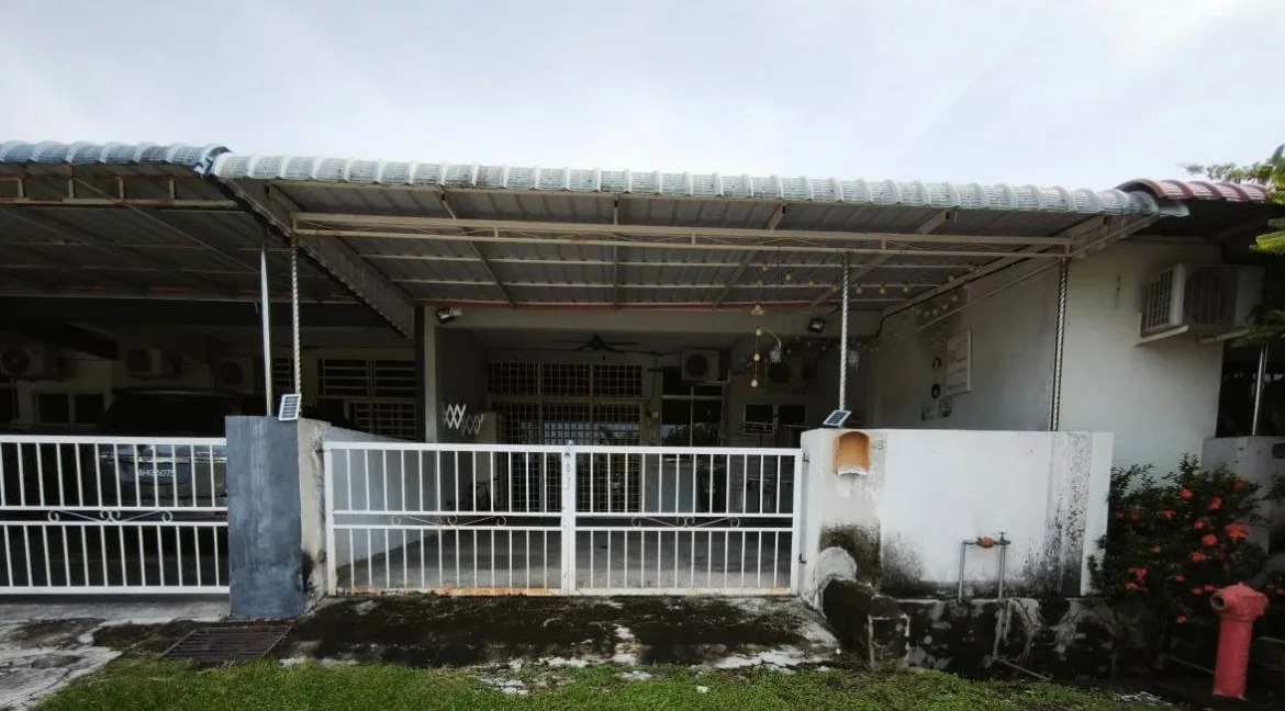 Rumah teres setingkat untuk dijual di Taman Kinding Permai, Tanjong Rambutan, Perak