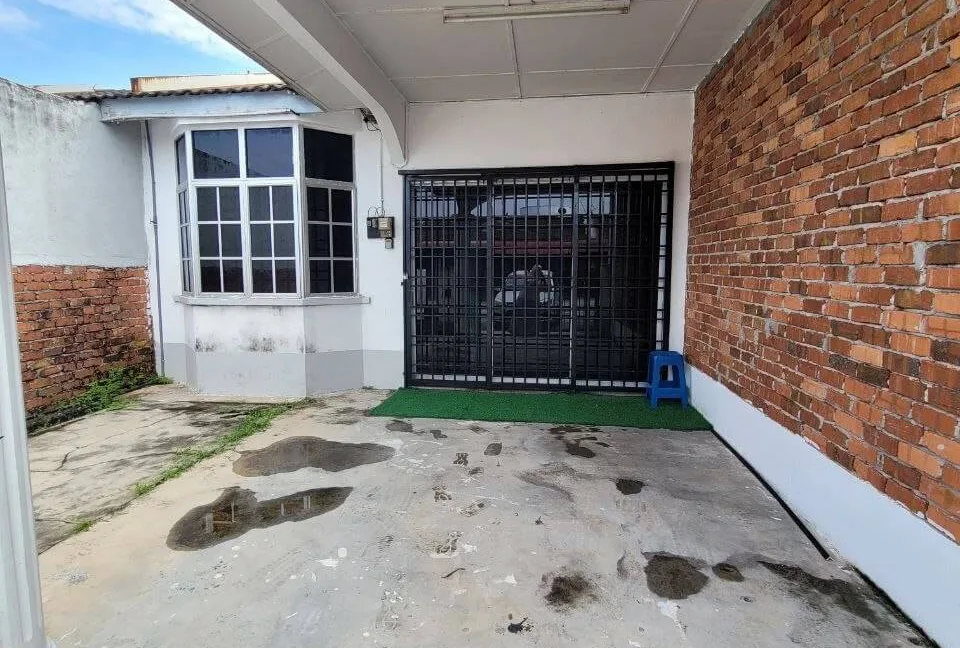 rumah-teres-setingkat-untuk-dijual-di-taman-melor-teluk-intan-03