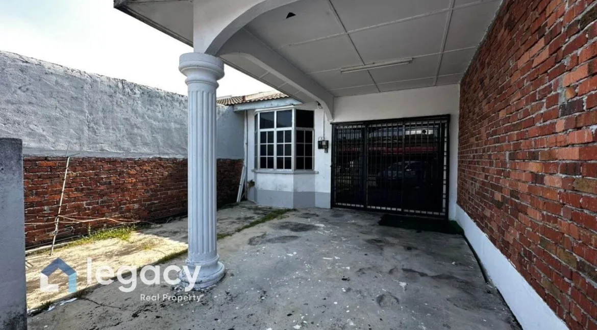 Rumah teres setingkat untuk dijual di Taman Melor, Teluk Intan, Perak