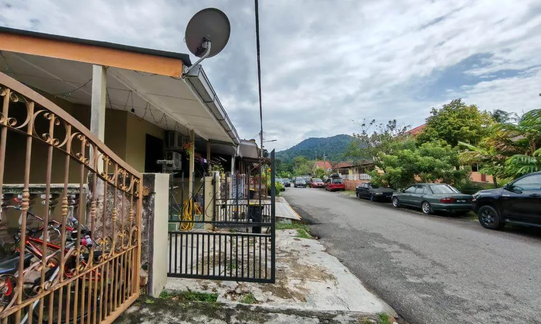 rumah-teres-setingkat-untuk-dijual-di-taman-meru-3c-ipoh-02