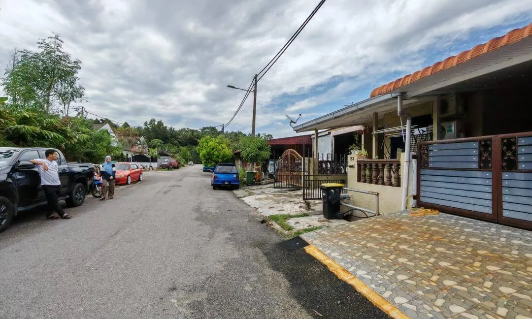 rumah-teres-setingkat-untuk-dijual-di-taman-meru-3c-ipoh-03