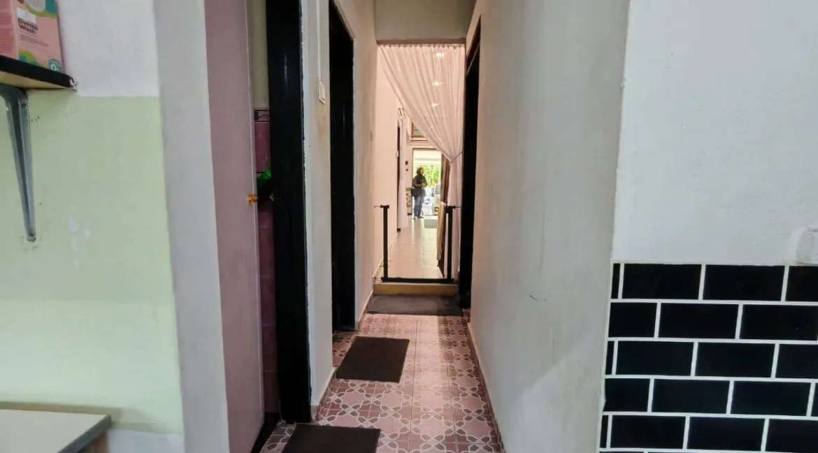 rumah-teres-setingkat-untuk-dijual-di-taman-meru-3c-ipoh-10