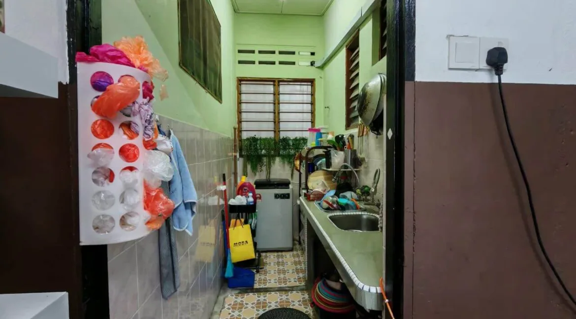 rumah-teres-setingkat-untuk-dijual-di-taman-meru-3c-ipoh-12