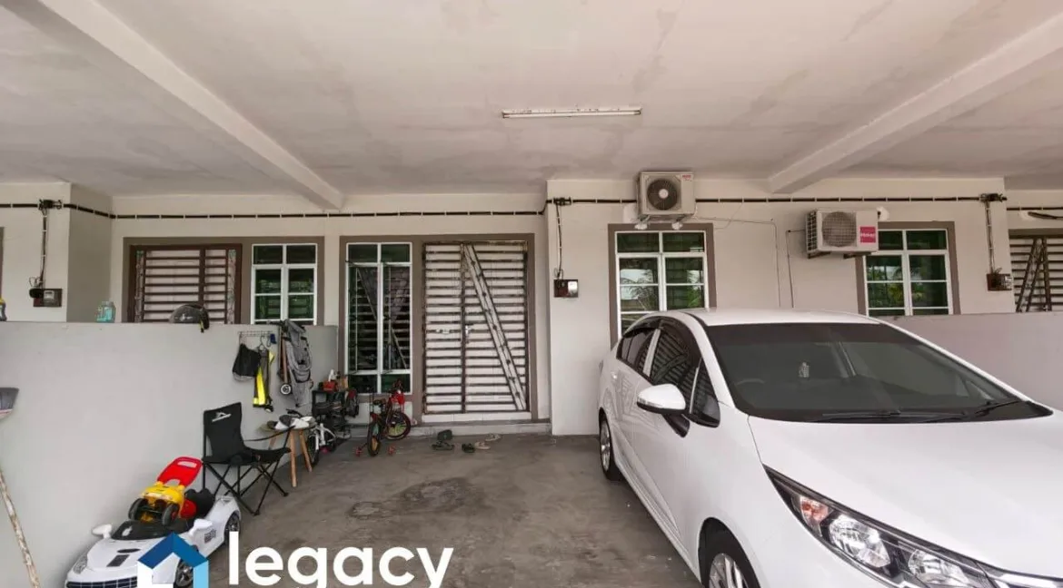 rumah-teres-setingkat-untuk-dijual-di-taman-metro-pengkalan-batu-gajah-03