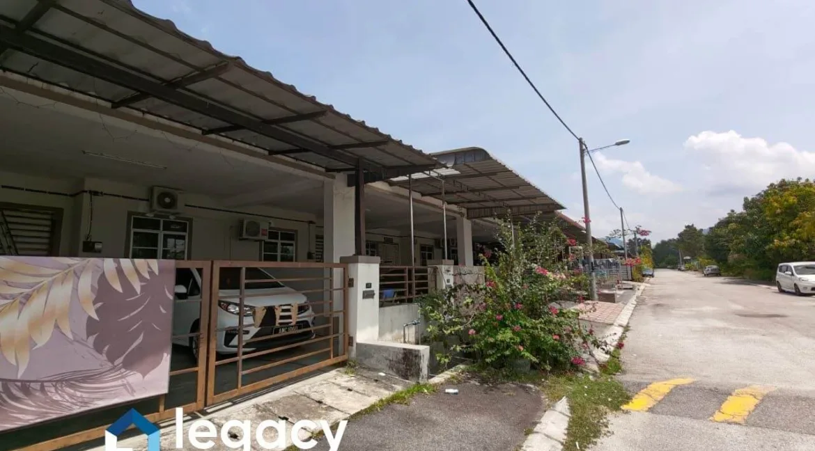 rumah-teres-setingkat-untuk-dijual-di-taman-metro-pengkalan-batu-gajah-05