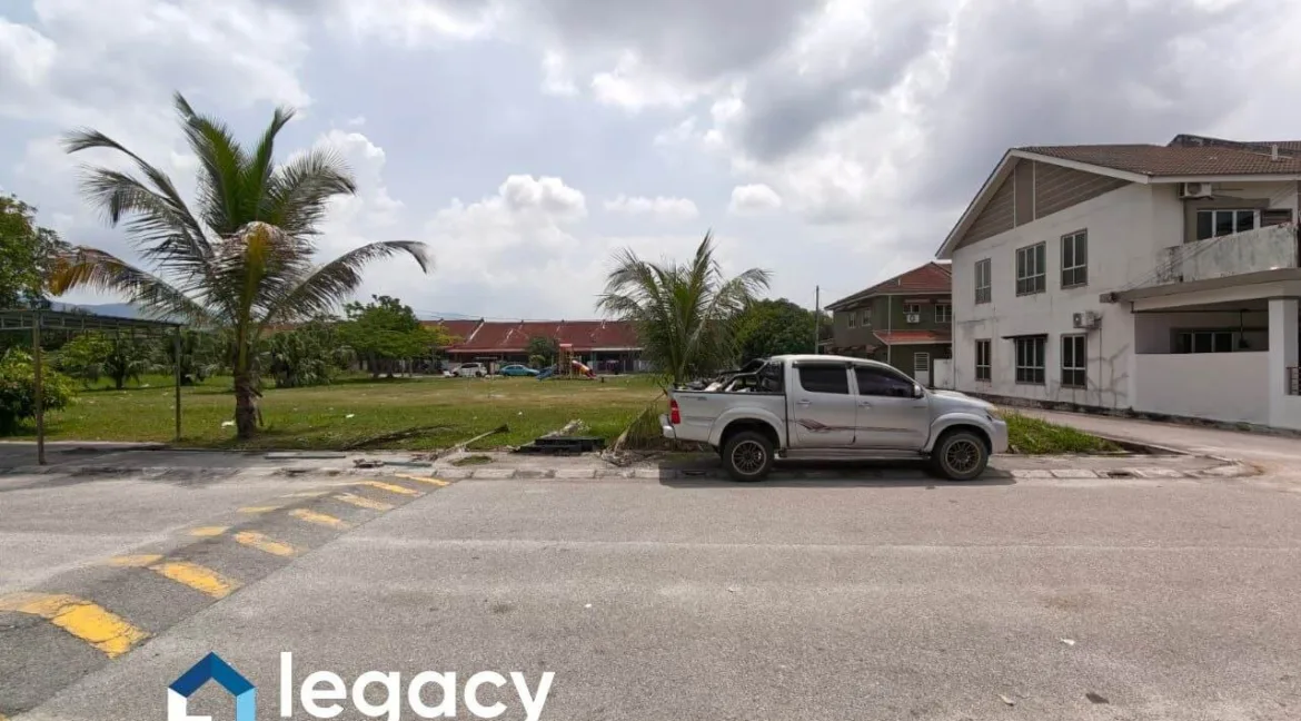 rumah-teres-setingkat-untuk-dijual-di-taman-metro-pengkalan-batu-gajah-07