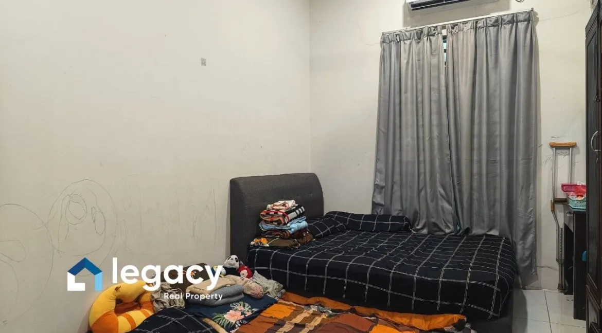 rumah-teres-setingkat-untuk-dijual-di-taman-metro-pengkalan-batu-gajah-08