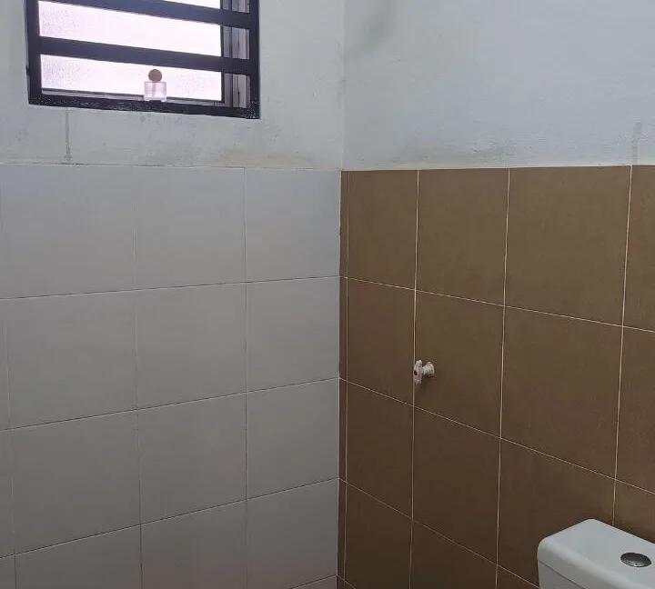 rumah-teres-setingkat-untuk-dijual-di-taman-metro-pengkalan-batu-gajah-13