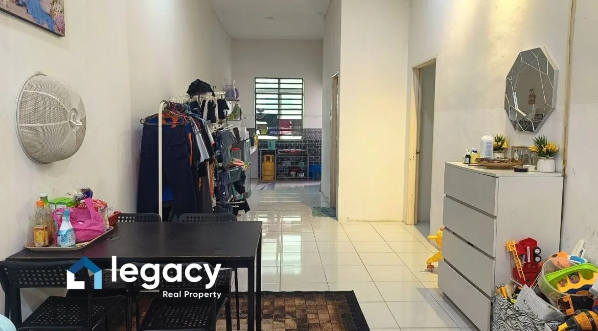 rumah-teres-setingkat-untuk-dijual-di-taman-metro-pengkalan-batu-gajah-16