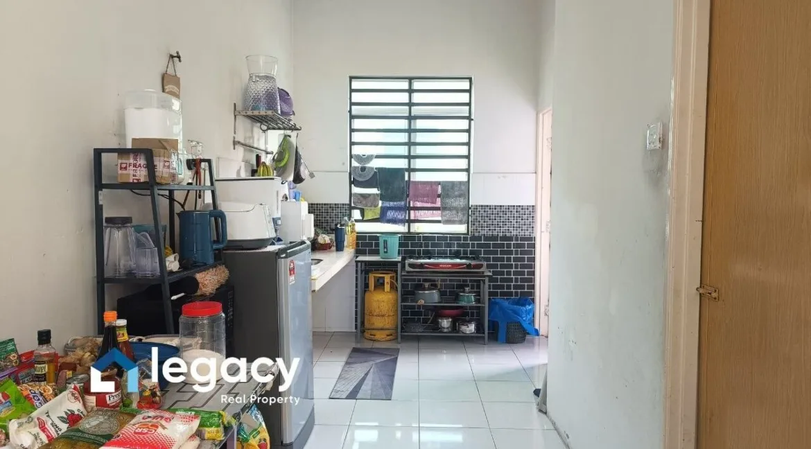 rumah-teres-setingkat-untuk-dijual-di-taman-metro-pengkalan-batu-gajah-17