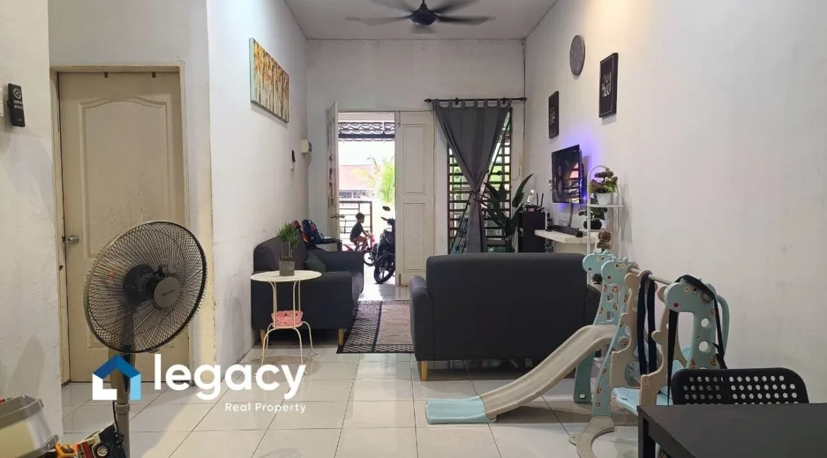 rumah-teres-setingkat-untuk-dijual-di-taman-metro-pengkalan-batu-gajah-18