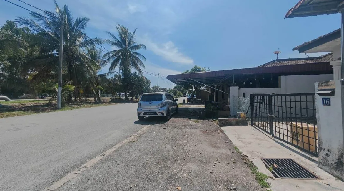 rumah-teres-untuk-dijual-di-fasa-3c-manjung-02