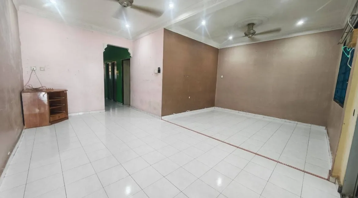 rumah-teres-untuk-dijual-di-fasa-3c-manjung-07