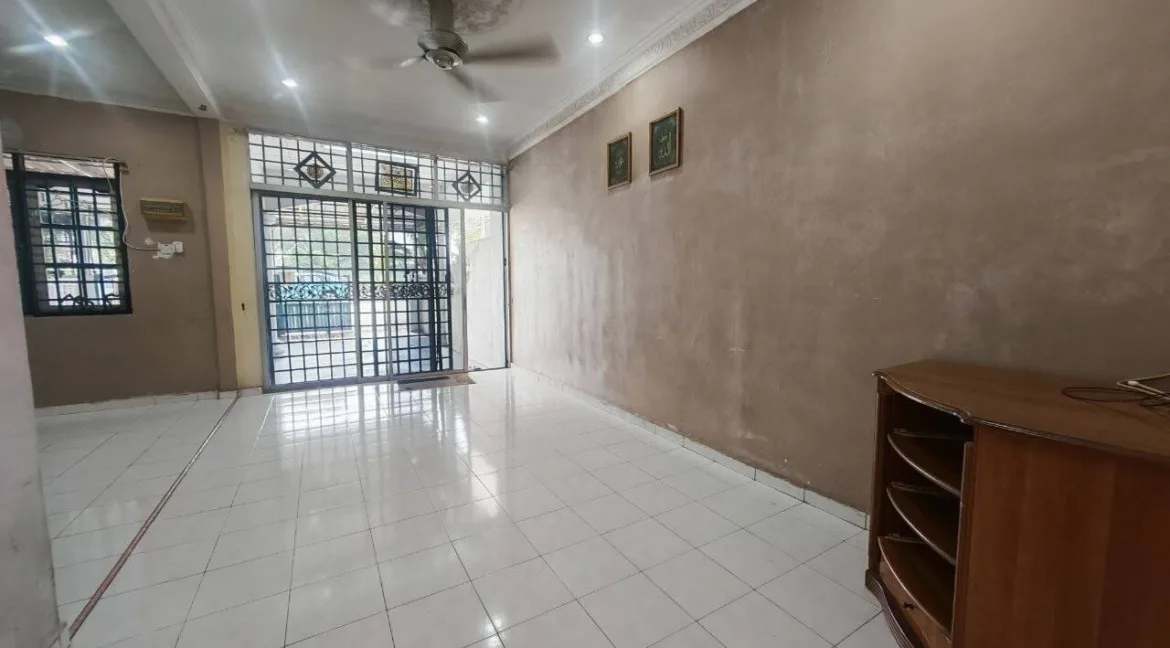rumah-teres-untuk-dijual-di-fasa-3c-manjung-08