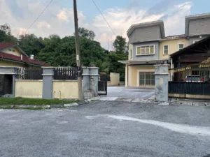 Semi d dua tingkat untuk dijual di Halaman Seri Rahmat, Batu Gajah, Perak