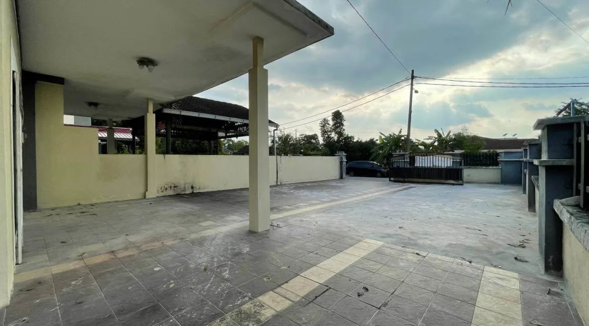 semi-d-dua-tingkat-halaman-seri-rahmat-batu-gajah-03