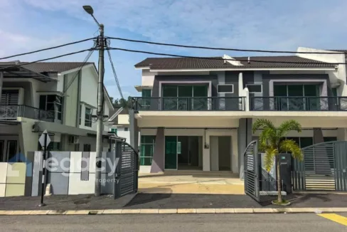 Teres dua tingkat untuk dijual di Taman Lahat Sentosa, Lahat, Perak