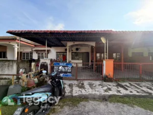 Rumah teres setingkat untuk dijual di Taman Di Awan, Mambang Di Awan, Perak