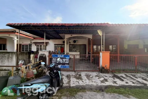 Rumah teres setingkat untuk dijual di Taman Di Awan, Mambang Di Awan, Perak