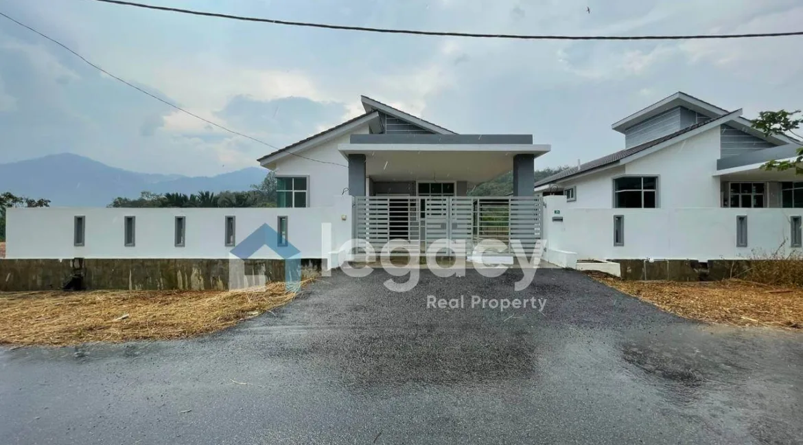 Banglo setingkat corner lot untuk dijual di Taman Seri Kiambang, Lenggong, Perak