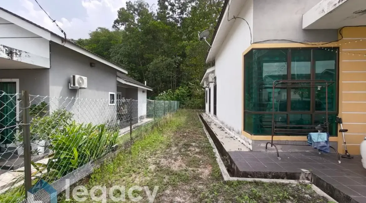 banglo-setingkat-untuk-dijual-di-taman-chepor-sentosa-chemor-06