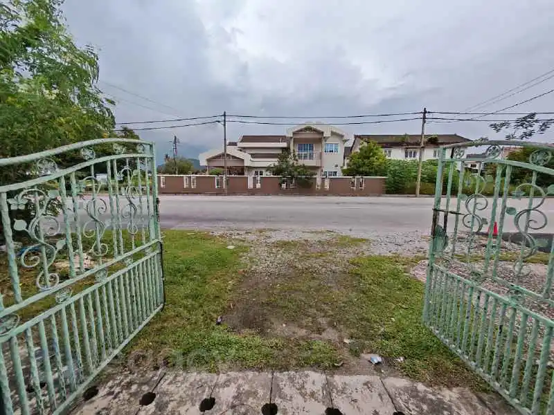 rumah-semi-d-2-tingkat-corner-lot-taman-rapat-setia-baru-ipoh-06