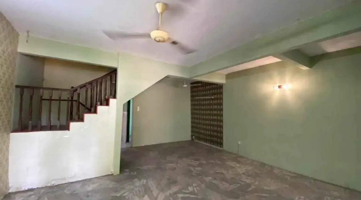 rumah-teres-2-tingkat-untuk-dijual-di-taman-ampang-ipoh-04