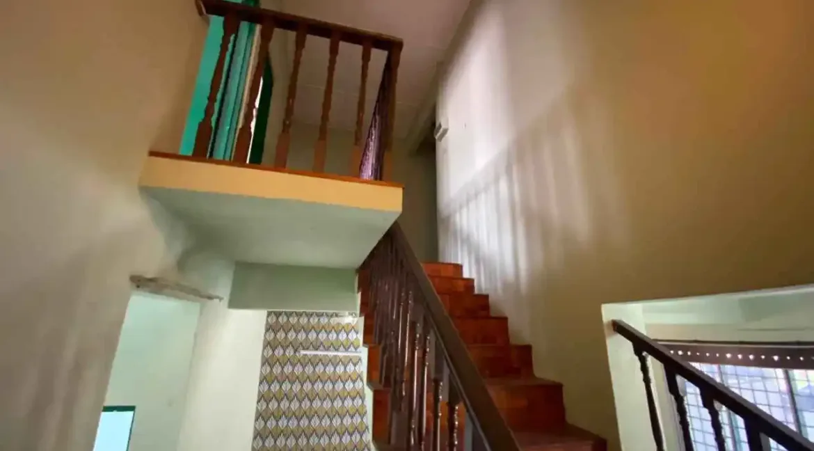 rumah-teres-2-tingkat-untuk-dijual-di-taman-ampang-ipoh-13