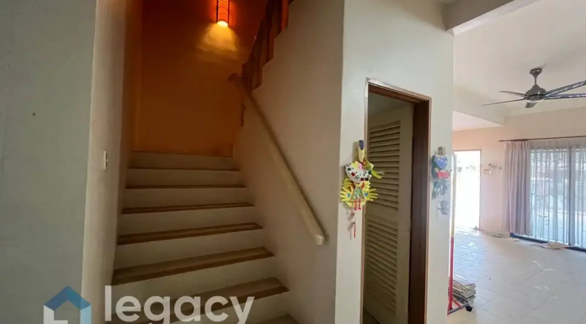 rumah-teres-2-tingkat-untuk-dijual-di-taman-silibin-ipoh-05