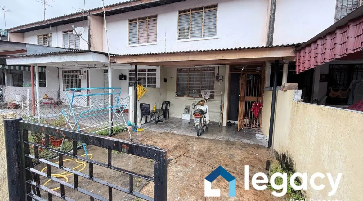 rumah-teres-dua-tingkat-untuk-dijual-di-taman-cempaka-ipoh-02