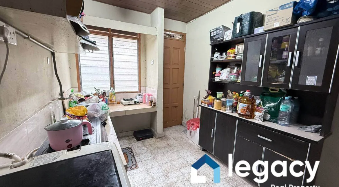 rumah-teres-dua-tingkat-untuk-dijual-di-taman-cempaka-ipoh-08