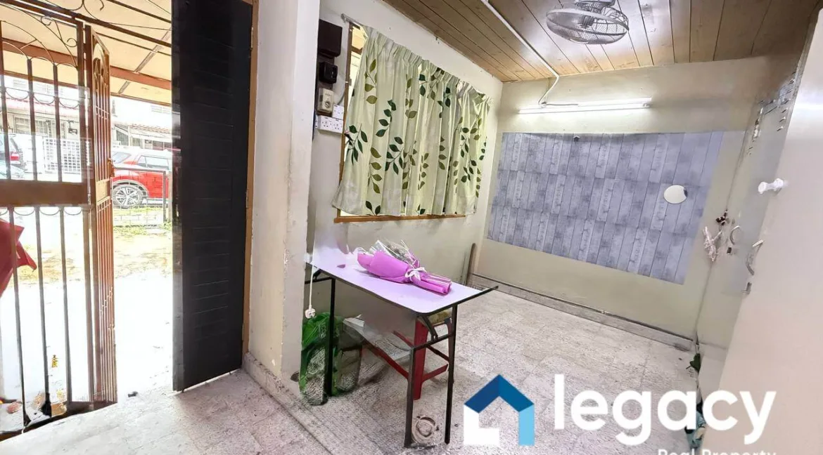 rumah-teres-dua-tingkat-untuk-dijual-di-taman-cempaka-ipoh-10